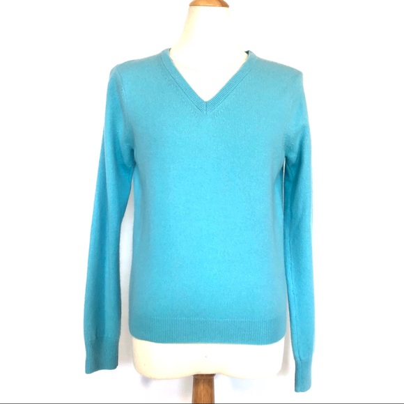 Calvin Klein Sweaters - ❤️NWOT Calvin Klein cashmere sweater XS